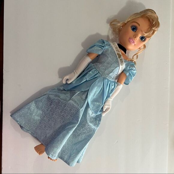 Disney Cruise Line exclusive royal tea Cinderella doll